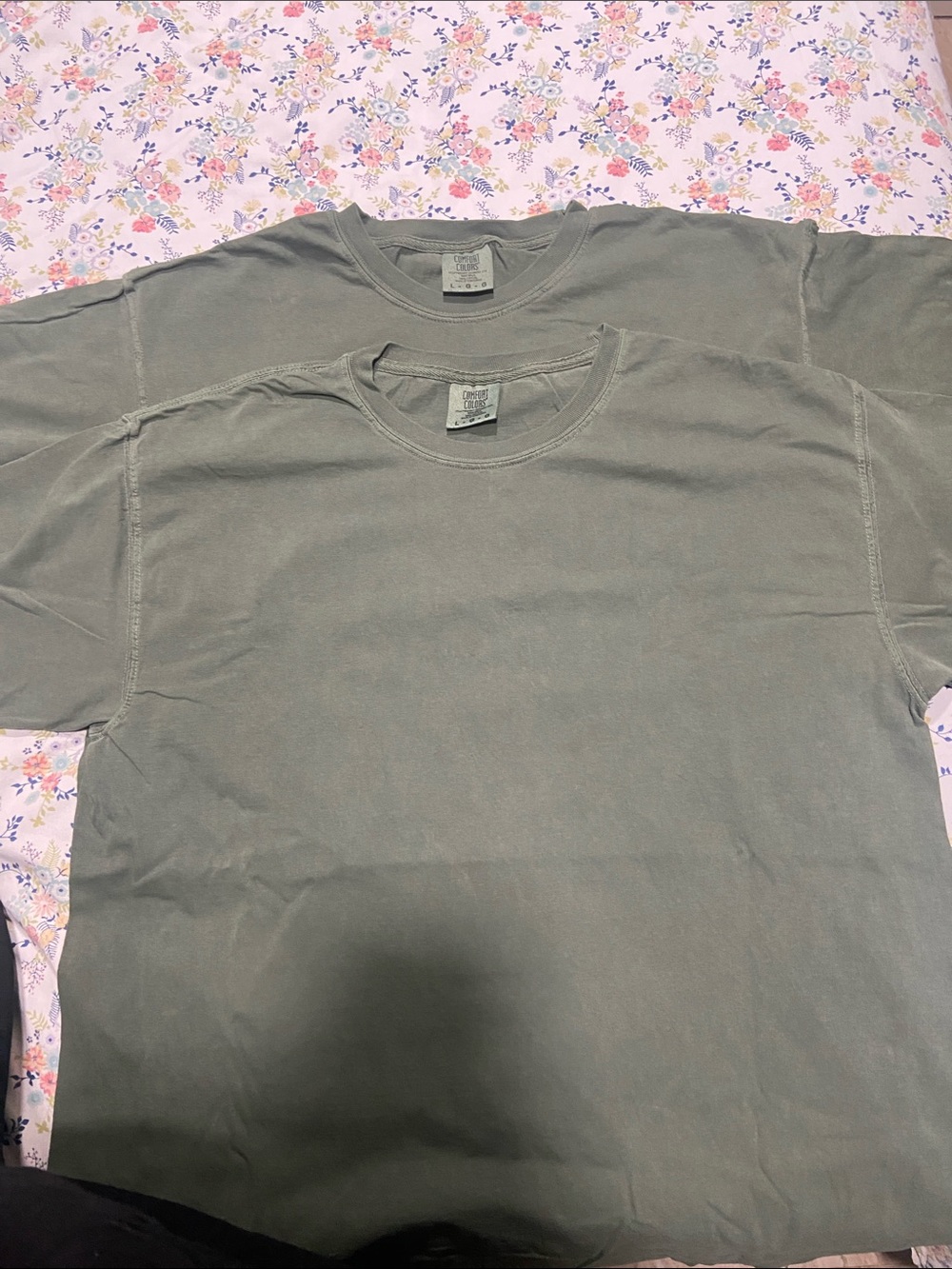Comfort Colors Men's Short Sleeve Crew Tee in Olive Green